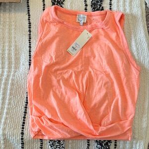 Francesca’s pink crop